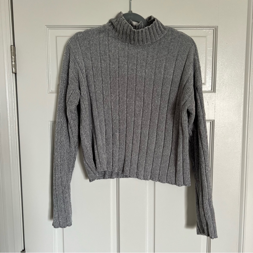Cropped Grey Turtleneck Sweater